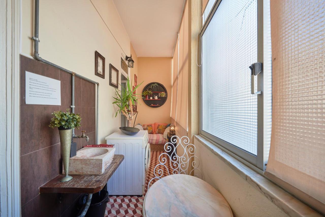 Brand New Hostel Anjos Lisbon Bagian luar foto