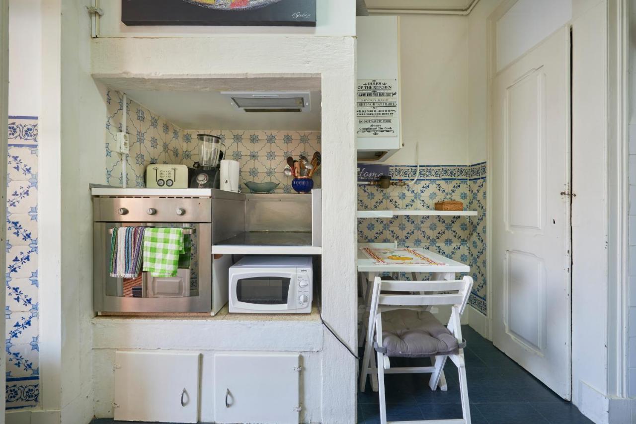 Brand New Hostel Anjos Lisbon Bagian luar foto