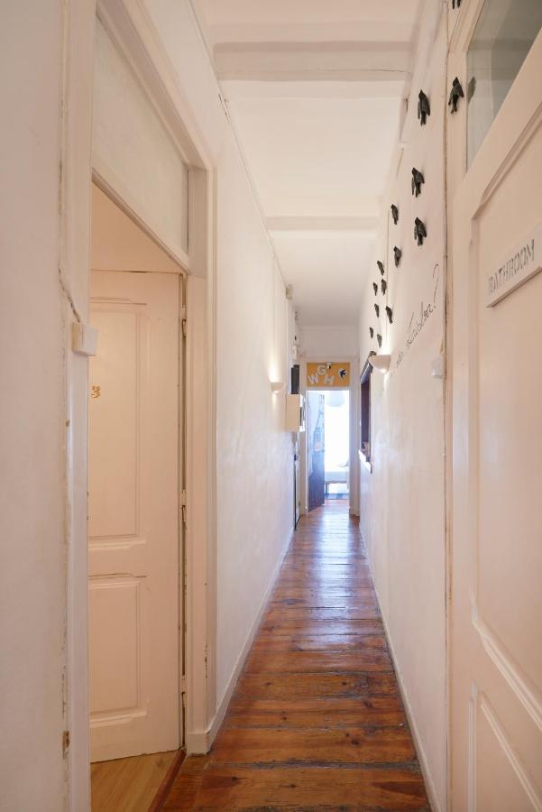 Brand New Hostel Anjos Lisbon Bagian luar foto