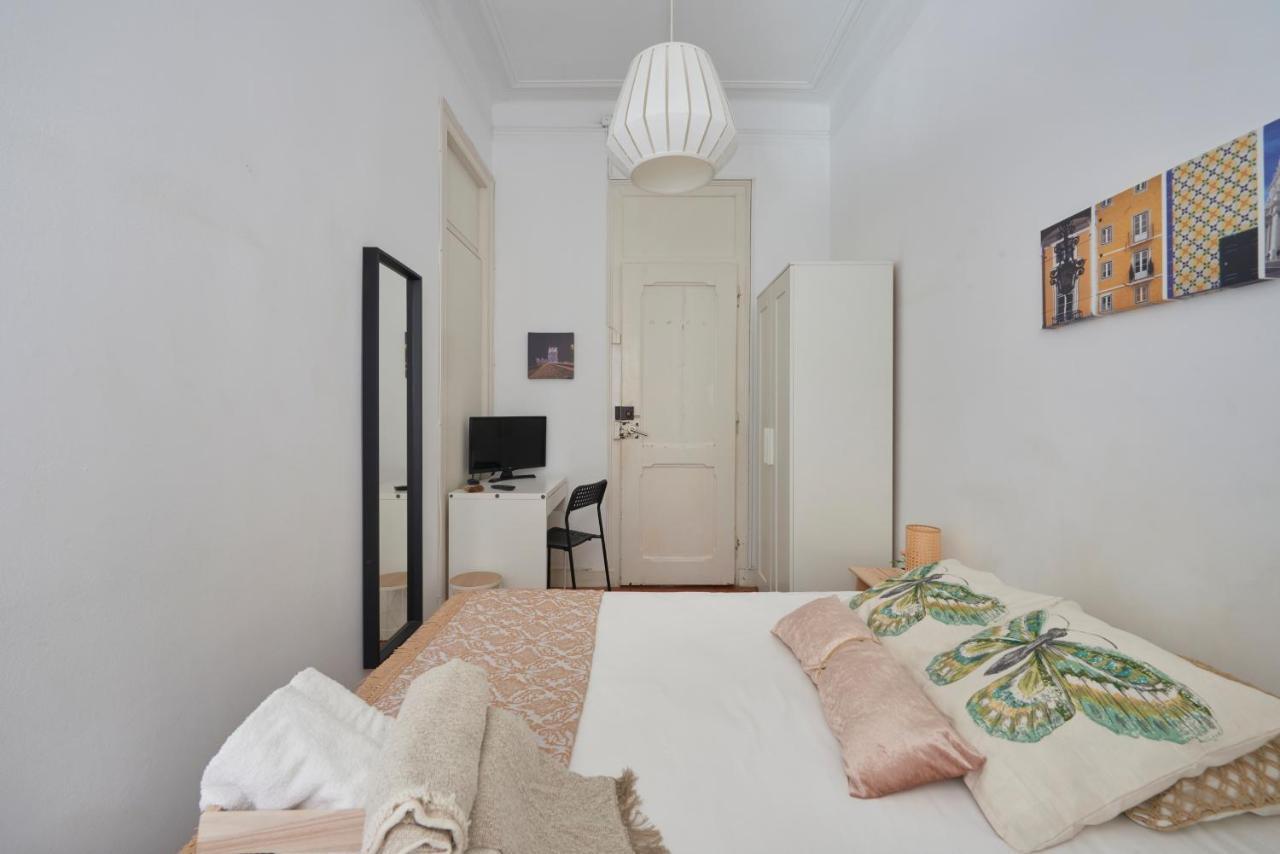 Brand New Hostel Anjos Lisbon Bagian luar foto