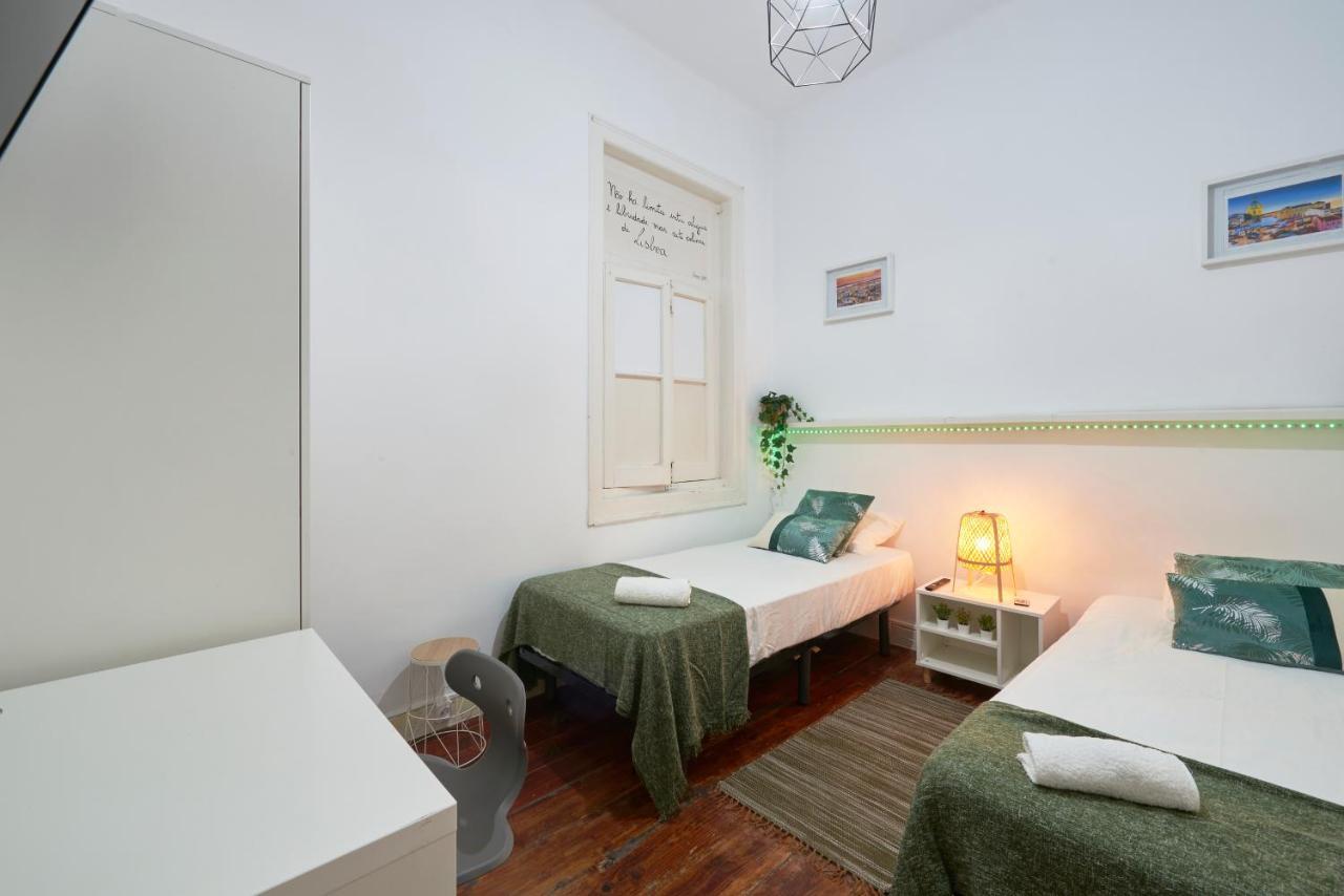 Brand New Hostel Anjos Lisbon Bagian luar foto