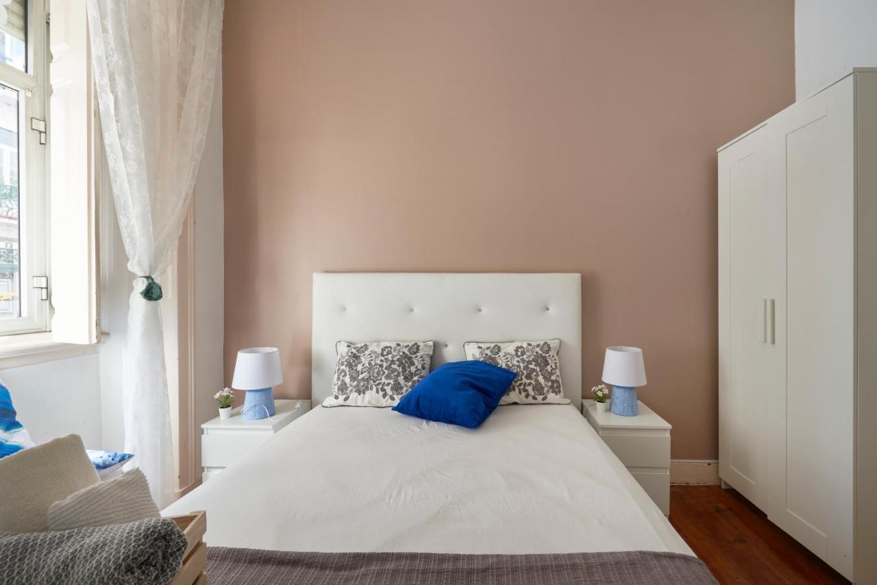 Brand New Hostel Anjos Lisbon Bagian luar foto