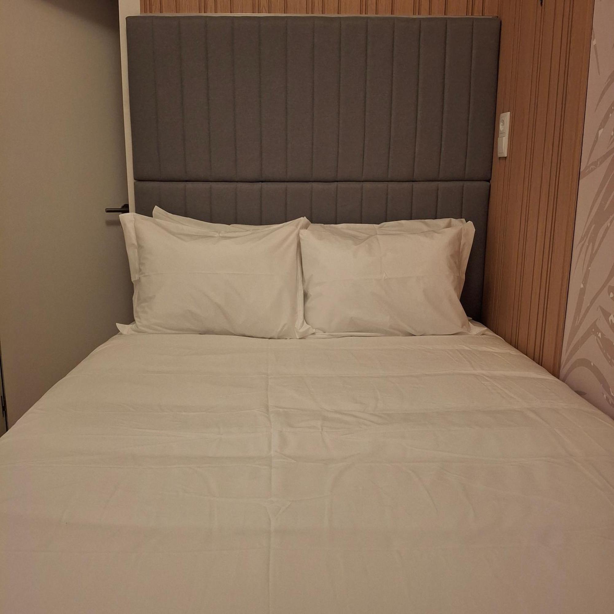 Brand New Hostel Anjos Lisbon Bagian luar foto