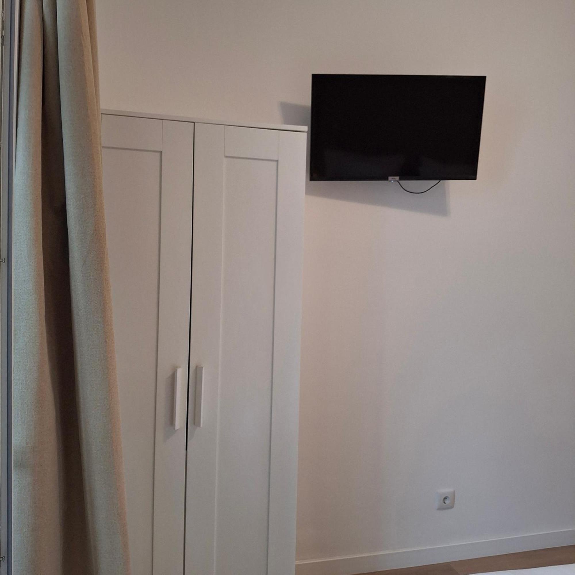 Brand New Hostel Anjos Lisbon Bagian luar foto
